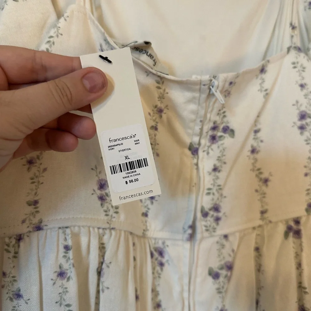 Francesca’s Cream and Purple Dainty Floral Romper Size XL NWT - Picture 5 of 5